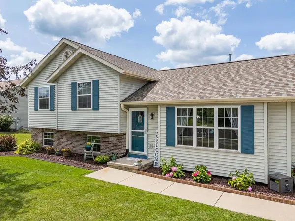 1011 Eagle Lane, Poynette, WI 53955