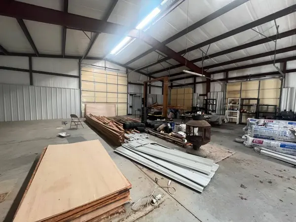 11927 S Crow rd, Webbers Falls, OK 74470