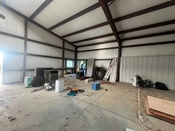 11927 S Crow rd, Webbers Falls, OK 74470