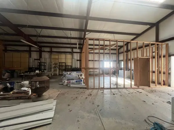 11927 S Crow rd, Webbers Falls, OK 74470