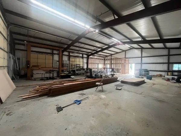 11927 S Crow rd, Webbers Falls, OK 74470