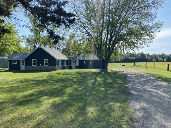 7454 Dellview Rd, Little Falls, WI 54656