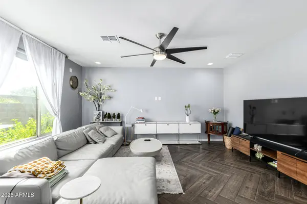 3557 E TINA Drive, Phoenix, AZ 85050