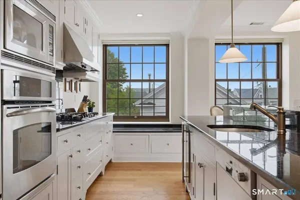 8 Stonington Commons #24, Stonington, CT 06378