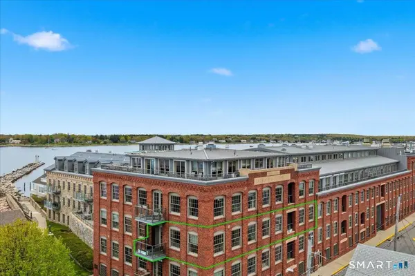 8 Stonington Commons #24, Stonington, CT 06378