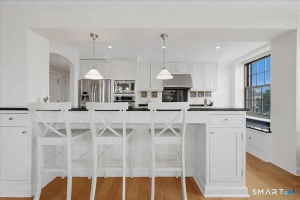 8 Stonington Commons #24, Stonington, CT 06378