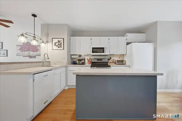 71 Cobblestone Drive #71, Groton, CT 06340