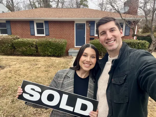 feature image of Who Are the Best Real Estate Agents in Charlottesville, VA?