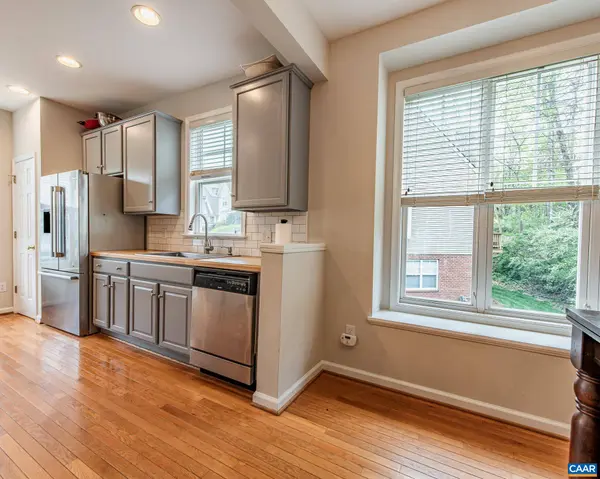1321 STONEY RIDGE RD, Charlottesville, VA 22902