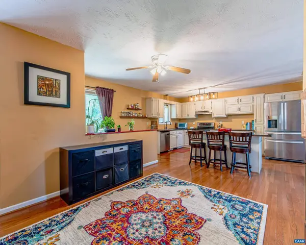 124 AZALEA DR, Afton, VA 22920
