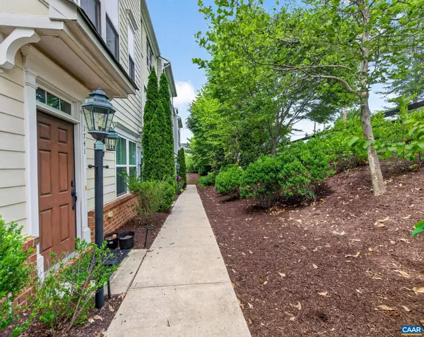 1731 TREESDALE WAY, Charlottesville, VA 22901
