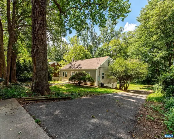 2525 WOODLAND DR #A&B, Charlottesville, VA 22903