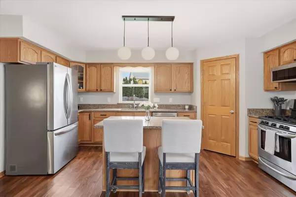 900 E Randy Rd, Oak Creek, WI 53154