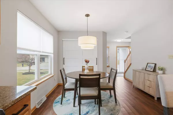 900 E Randy Rd, Oak Creek, WI 53154