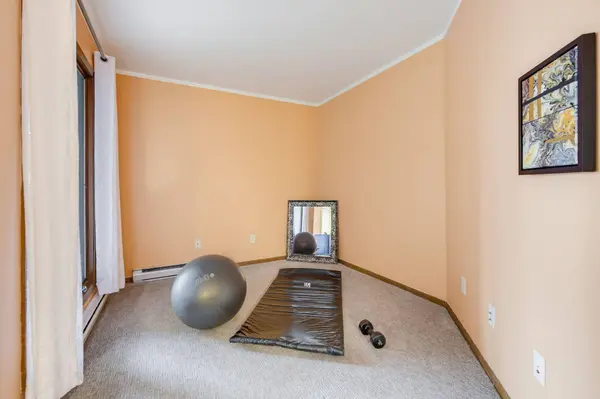3942 N Oakland 135 Ave, Shorewood, WI 53211