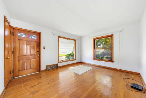 8400 W Auer Ave, Milwaukee, WI 53222