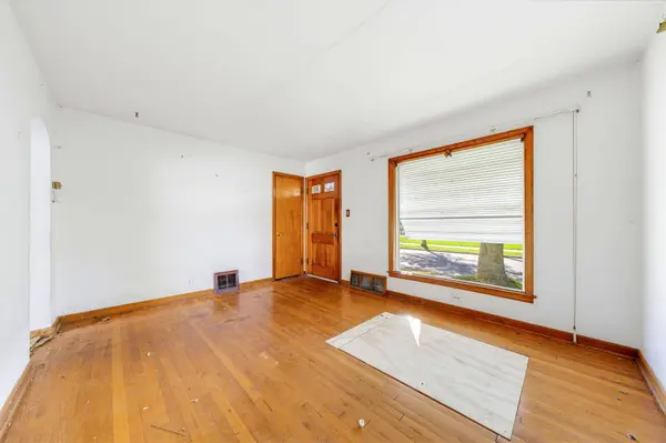 8400 W Auer Ave, Milwaukee, WI 53222
