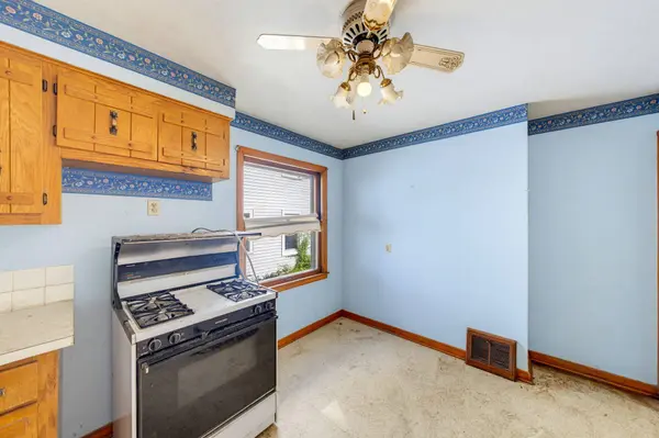 8400 W Auer Ave, Milwaukee, WI 53222