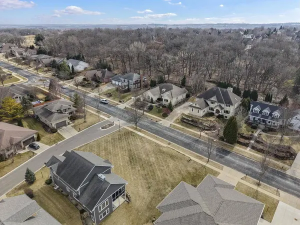 11 Arboredge Way, Fitchburg, WI 53711