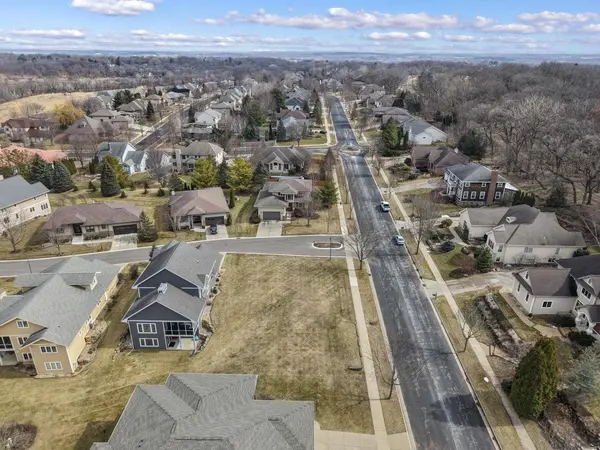 11 Arboredge Way, Fitchburg, WI 53711