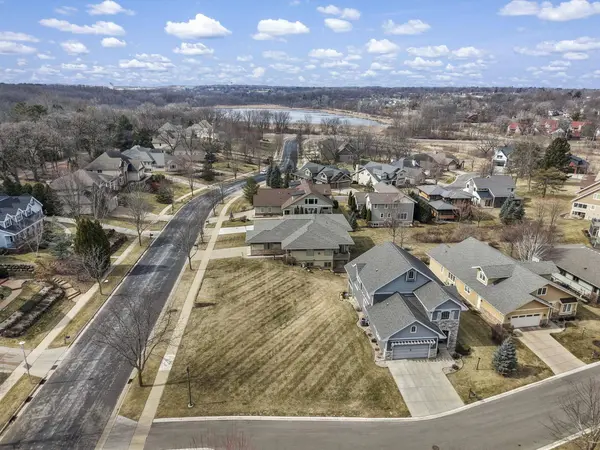 11 Arboredge Way, Fitchburg, WI 53711