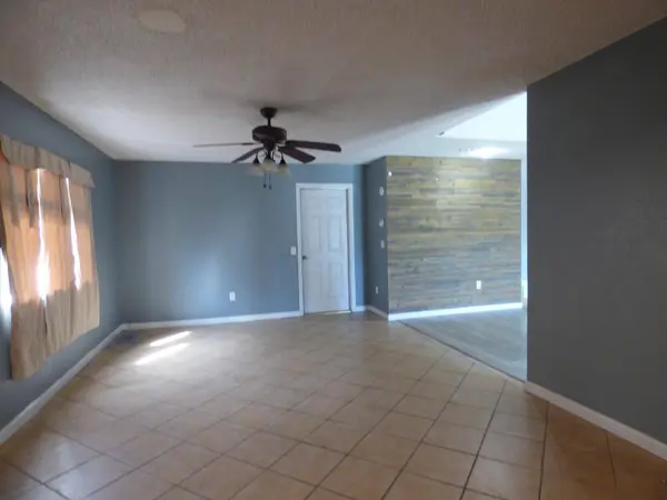 5850 E Ramona AVE, Fresno, CA 93727