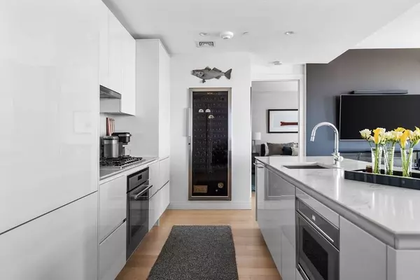 133 Seaport Blvd #920, Boston, MA 02210