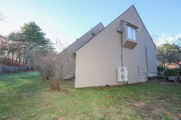 10 Pimlico CT, Bedford, NH 03110