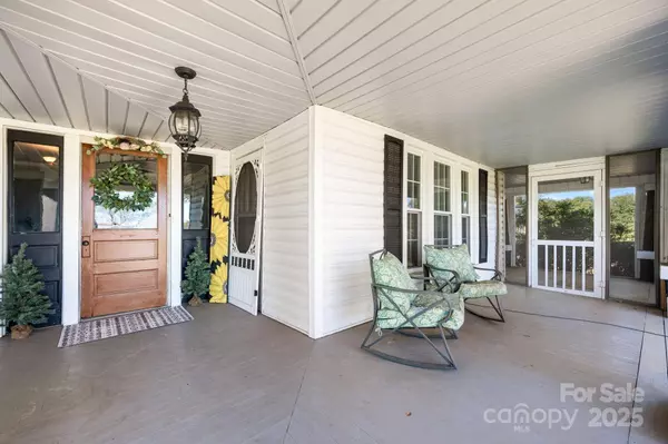 2461 Startown RD, Newton, NC 28658