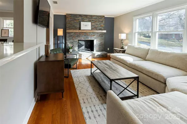 1905 10th Street PL NW, Hickory, NC 28601