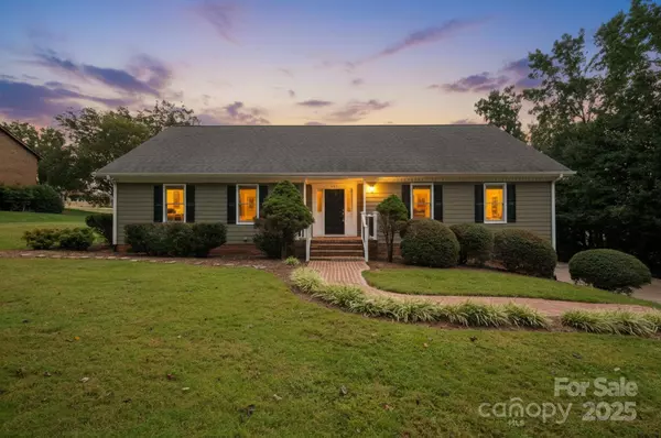 3718 Club House DR NE, Conover, NC 28613