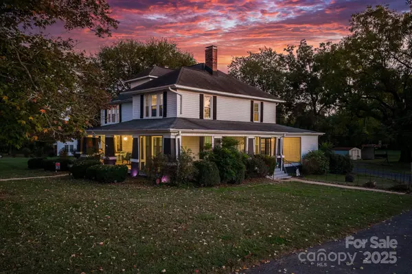 2461 Startown RD, Newton, NC 28658