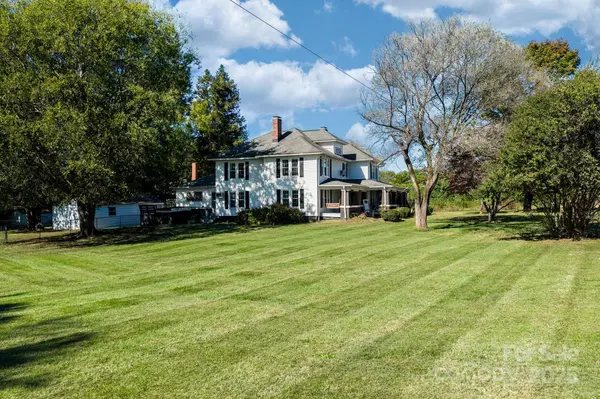 2461 Startown RD, Newton, NC 28658