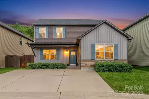 27 Mann LN, Fletcher, NC 28732