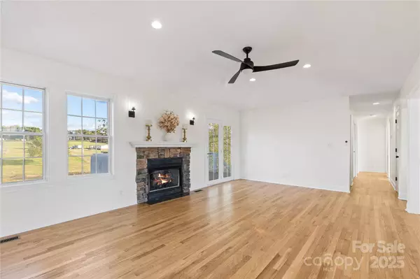 4786 Thoreau DR, Conover, NC 28613