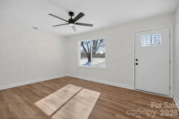 339 S Eastway DR, Troutman, NC 28166