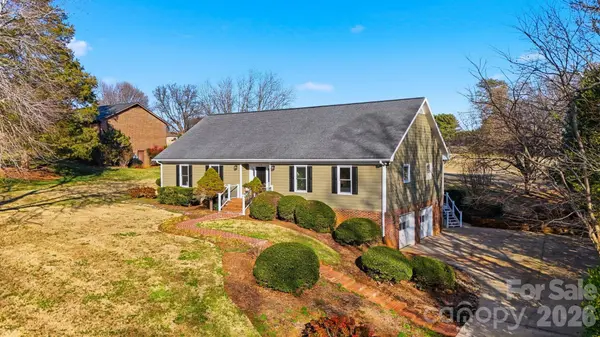 3718 Club House DR NE, Conover, NC 28613
