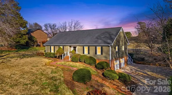 3718 Club House DR NE, Conover, NC 28613