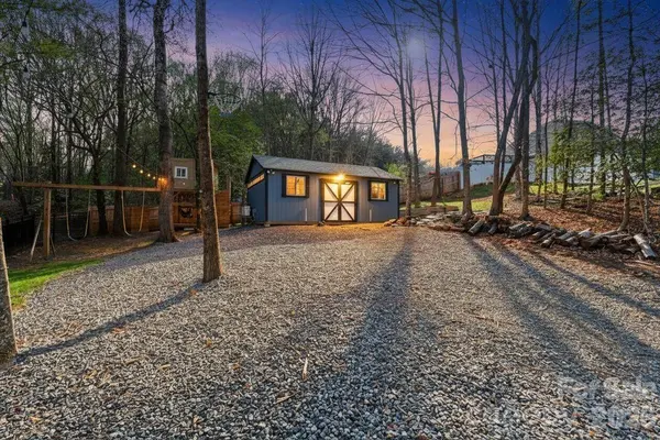 15 Emerson CT, Taylorsville, NC 28681