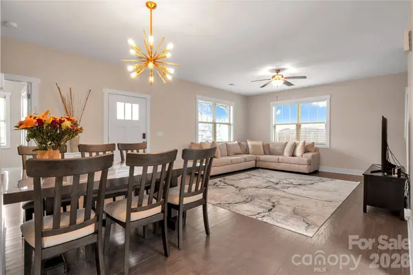 27 Mann LN, Fletcher, NC 28732