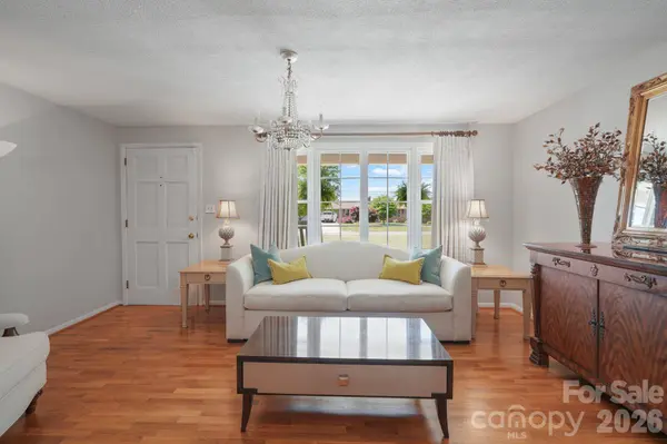 3328 Sulphur Springs RD NE, Hickory, NC 28601