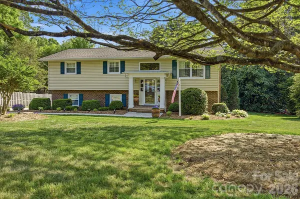 2340 24th AVE NE, Hickory, NC 28601