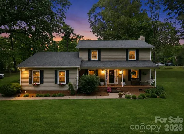 1496 Hardwood CIR, Newton, NC 28658