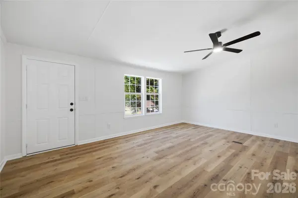 3940 Teaberry LN, Newton, NC 28658