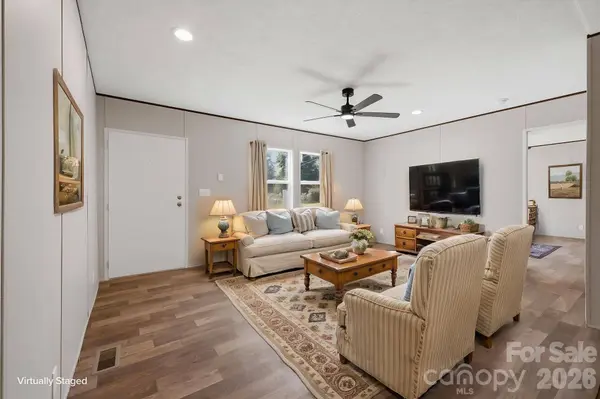 1028 Dorset LN, Lincolnton, NC 28092
