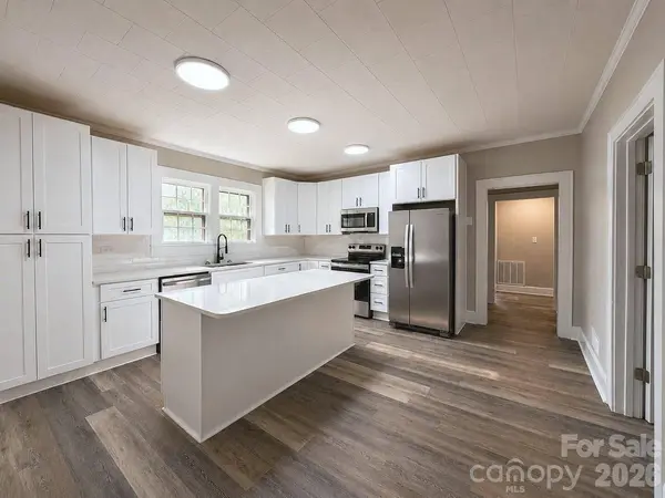 113 Mountain View ST, Morganton, NC 28655