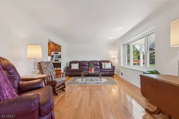 3 Stagecoach Way, Hillsborough Twp., NJ 08844