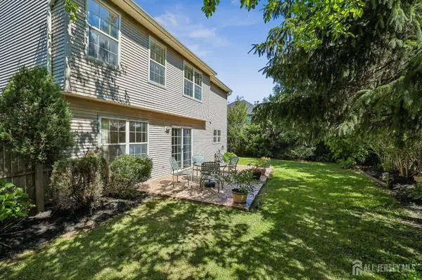 3 Longbrook LN, Freehold, NJ 07728