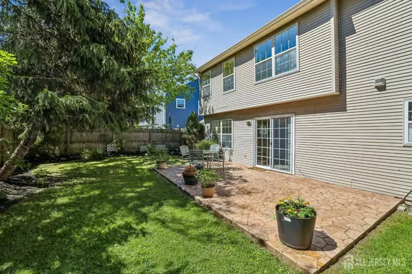 3 Longbrook LN, Freehold, NJ 07728