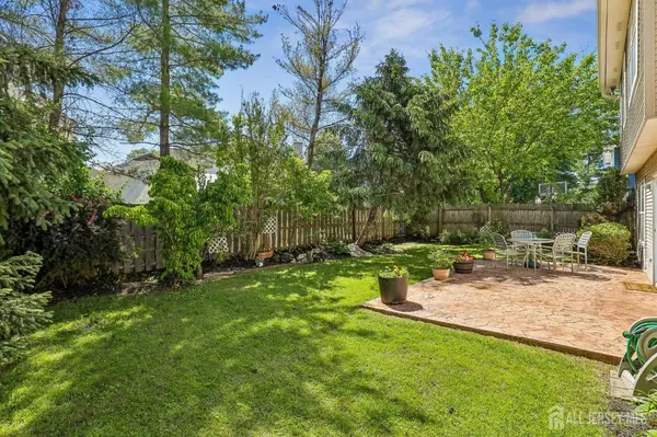 3 Longbrook LN, Freehold, NJ 07728